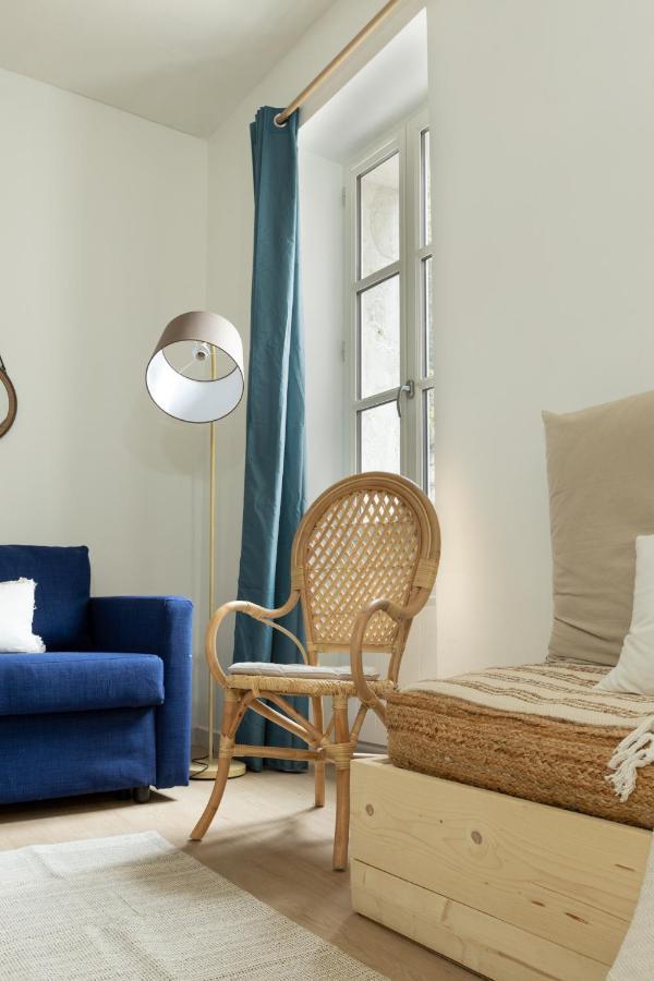 Charmant Studio Tres Bien Situe Aux Remparts 亞維農 外观 照片